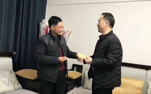 集團領導春節前走訪慰問一線職工、困難職工和離退休老干部(圖2)