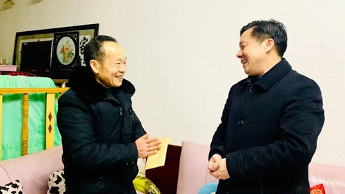 集團領導春節前走訪慰問一線職工、困難職工和離退休老干部(圖3)