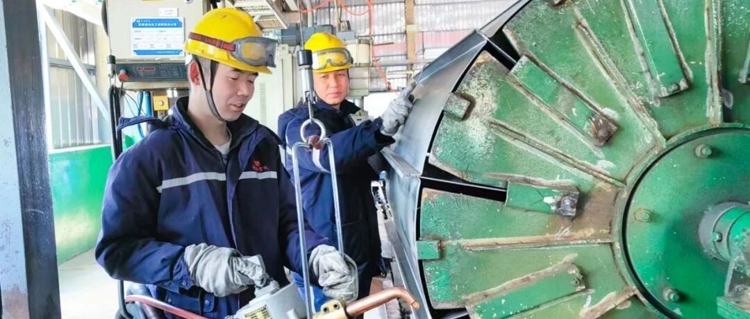 青海宜化電石分廠電極殼班：加強(qiáng)標(biāo)準(zhǔn)化建設(shè)，保障電石爐長(zhǎng)周期穩(wěn)定運(yùn)行
